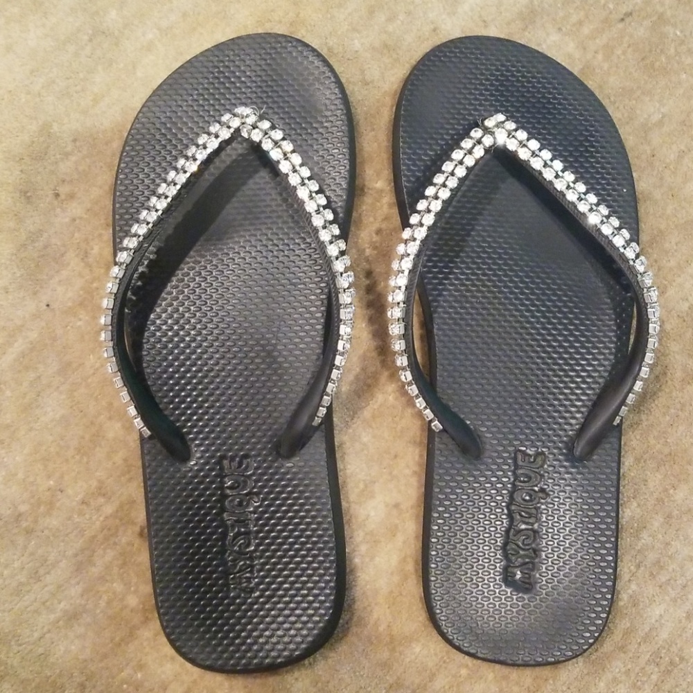 Mystique diamond flip flops